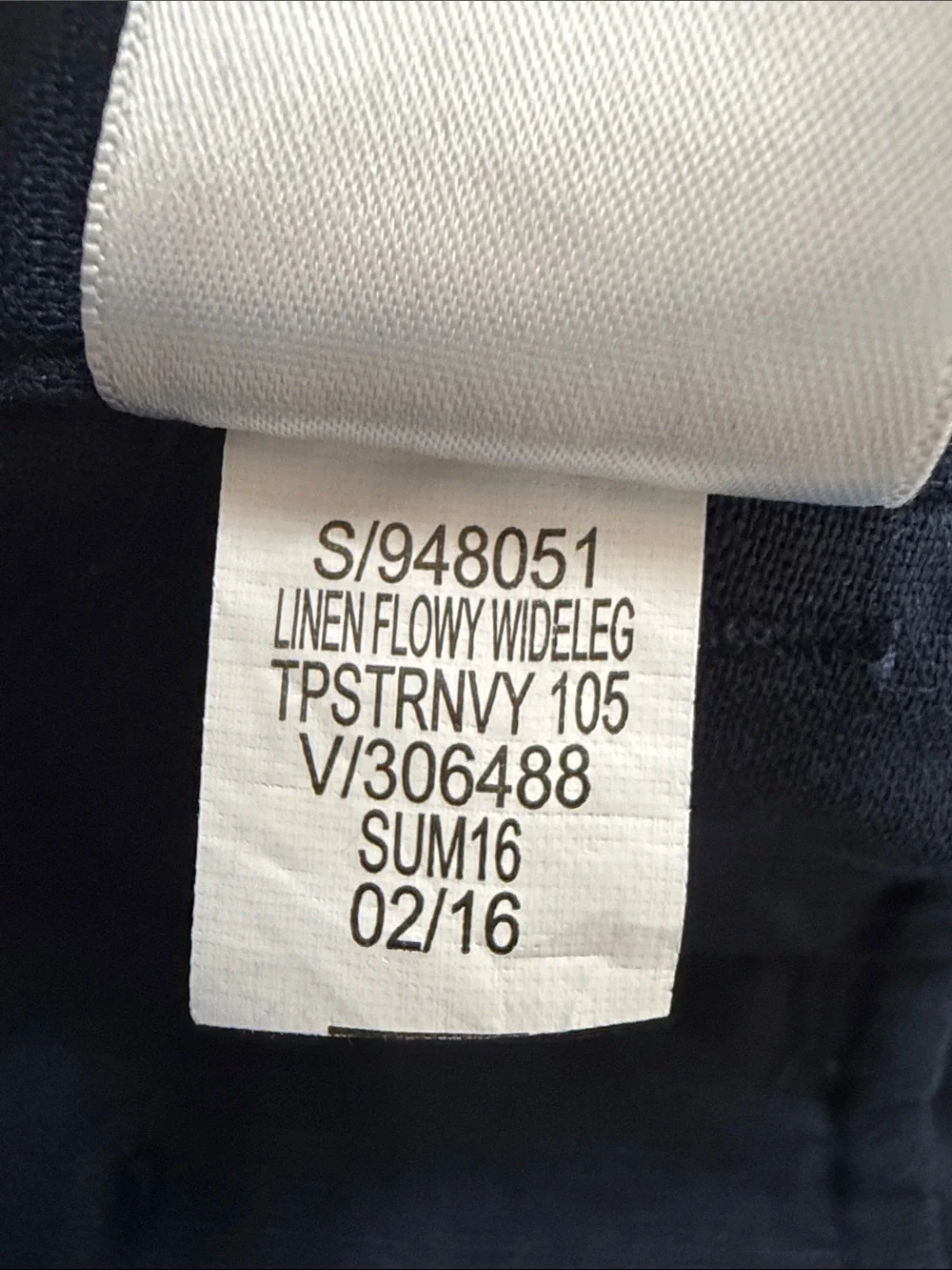 Women’s Banana Republic Navy Dress Pants - size 2 Classic Straight Fit